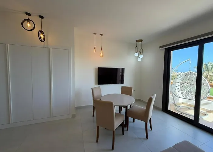 Fairways Golf & Lagoon View Apartment